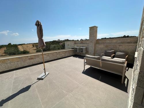 Μπαλκόνι ή βεράντα στο Exclusive new villa with private pool - 4BR