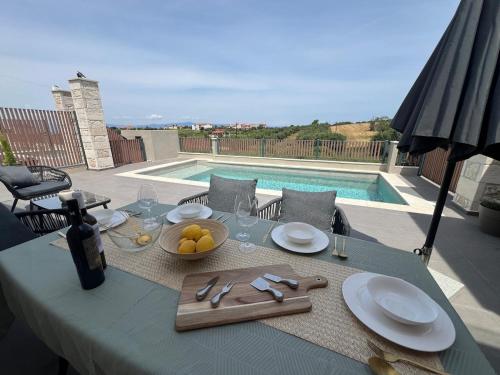 Πισίνα στο ή κοντά στο Exclusive new villa with private pool - 4BR