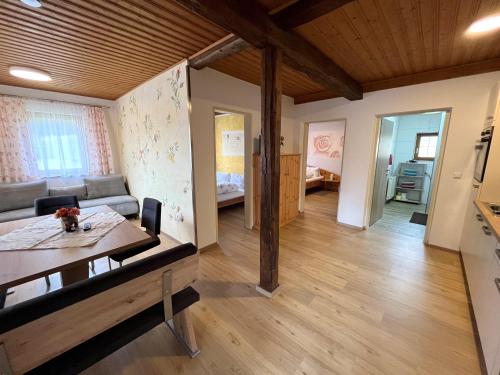 Fotografie z fotogalerie ubytování Hotel Gasthof Seeblick v destinaci Zeutschach