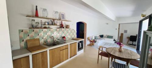 Køkken eller tekøkken på Maison bord de mer