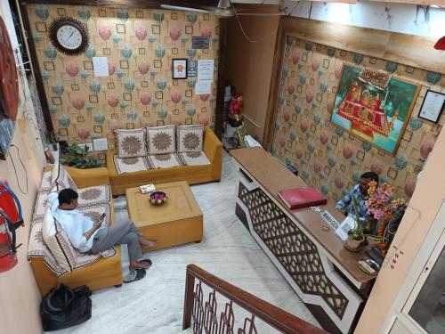 Area soggiorno di Hotel City -- Near New Delhi Railway Station and Walk in RK Ashram Metro Station