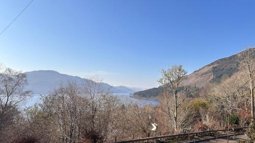 Galeriebild der Unterkunft Lodge on Loch Ness - Loch Views! in Invermoriston