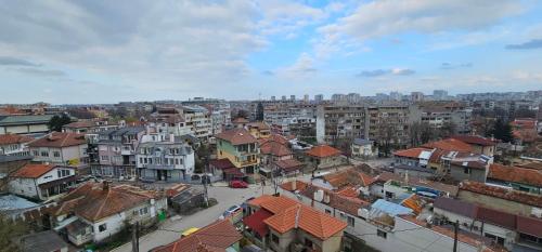 Γενική άποψη της πόλης Ντόμπριτς ή θέα της πόλης από  αυτό το διαμέρισμα