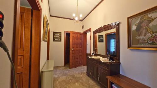 Foto dalla galleria di Family-friendly apartment in a village house 25 km and 30 mins away from Thessaloniki a Géfyra
