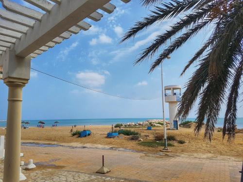Comfy Beachfront ground floor apartment in le Kram