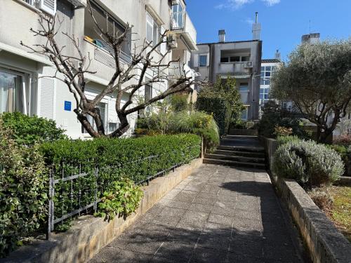 Zahrada ubytování Apartman Mariana - Peaceful Stay Near The Beach