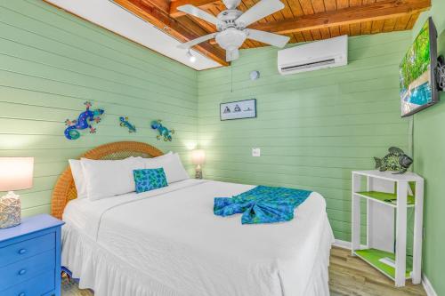 Postel nebo postele na pokoji v ubytování The Bahama House - Key West