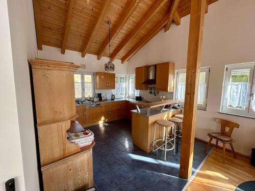 Dapur atau dapur kecil di Ferienhaus mit Traumblick