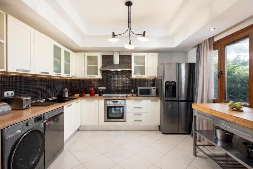 Dora 3 bedroom apartment