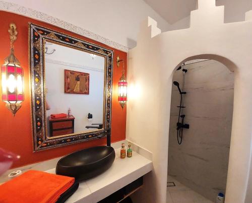 Un baño de Dar HISANE