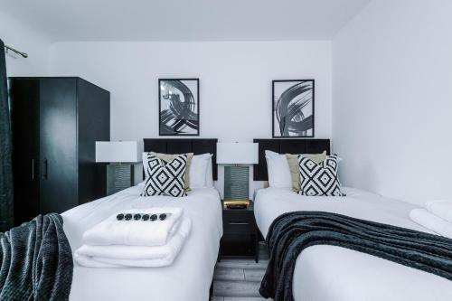 Postel nebo postele na pokoji v ubytování New 2 Bed House - Perfect for Contractors & Families In St Helens Weekly & Monthly Stays