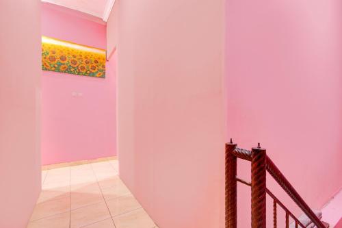 Φωτογραφία από το άλμπουμ του Hotel O Prawirotaman Near Keraton Yogyakarta Formerly Paris Guesthouse στη Γιογκιακάρτα