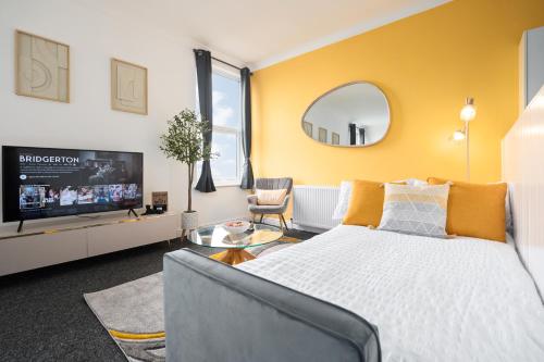Ένα ή περισσότερα κρεβάτια σε δωμάτιο στο Luxury Apartment by the Sea