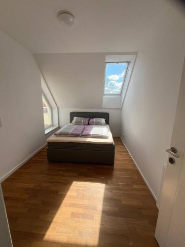 10 Minutes to S-Bahn I Garden Option I Wifi