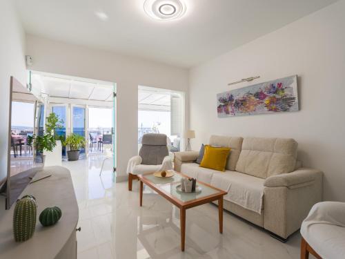 Apartment on Mogan Beach with Sea Views