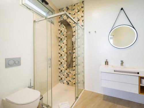 Ένα μπάνιο στο Villa in Maspalomas with Private Heated Pool