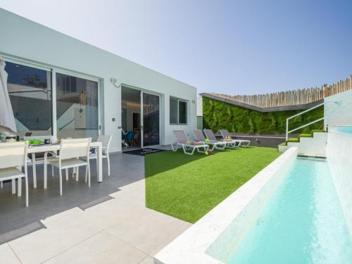 Villa in Maspalomas with Private Heated Pool