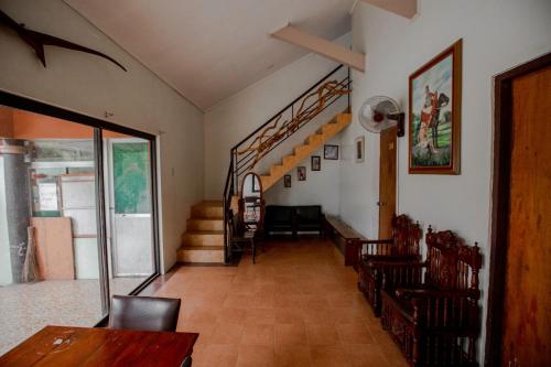 Gambar di galeri bagi OYO 741 Sierra Travellers Inn di Tagaytay