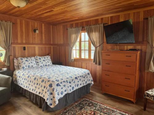 Katil atau katil-katil dalam bilik di Whistling Winds Motel