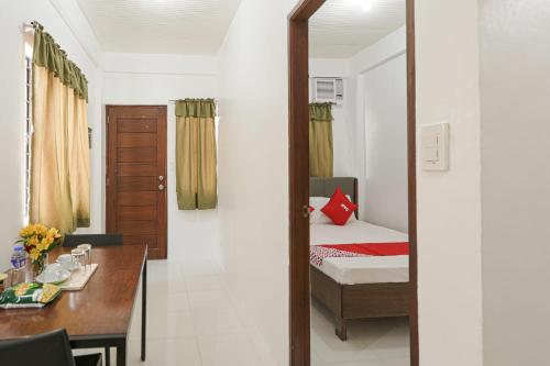 Gallery image of OYO 736 Jade Apartelle in Malitlit