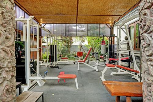 Fitnesscentret og/eller fitnessfaciliteterne på OYO 90458 Pucuk Bali Guest House