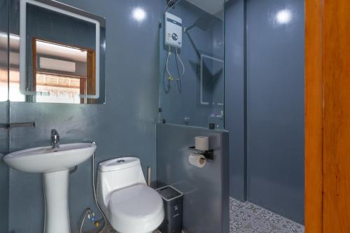 Et badeværelse på Casa De Loren Family Room