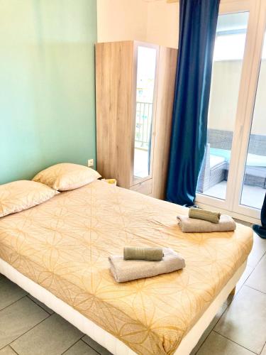 Photo de la galerie de l'établissement Chambre PRIVÉE dans Appartement PARTAGÉ - Calme - Proche Tram A - WIFI - Ref P5, à Lormont