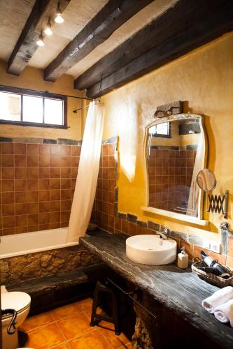 Ένα μπάνιο στο Casa Rural Therma Agreste