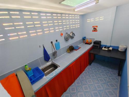 Φωτογραφία από το άλμπουμ του Apartment Room with Full Kitchen σε San Pa Tong