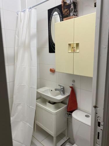 Loge, Studio facing Gare du Nord