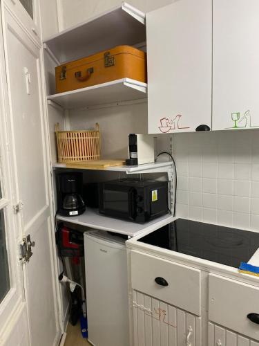 Loge, Studio facing Gare du Nord