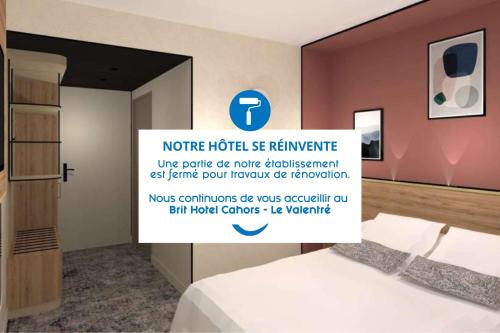 Postel nebo postele na pokoji v ubytování Brit Hotel Cahors - Le France