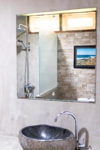 Un baño de Bagus Ink Surf Camp