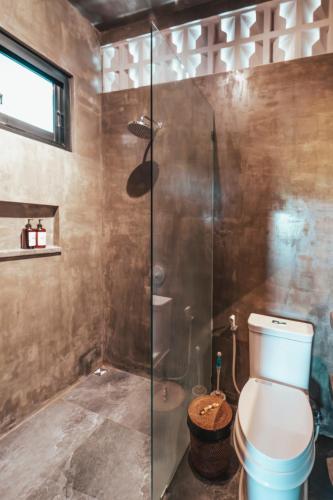 Un baño de Bagus Ink Surf Camp