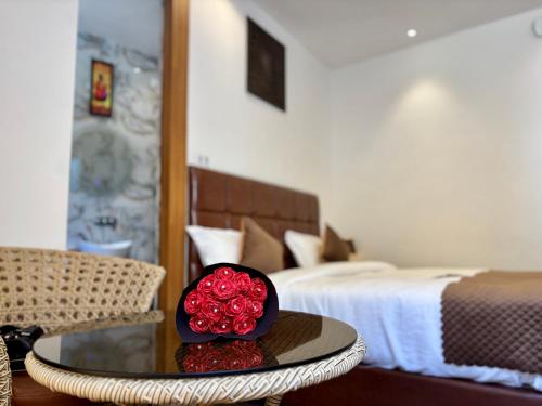 Una cama o camas en una habitación de Check inn homes