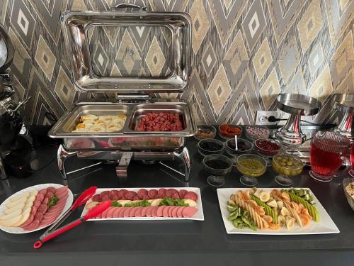 Jídlo v hotelu nebo okolí