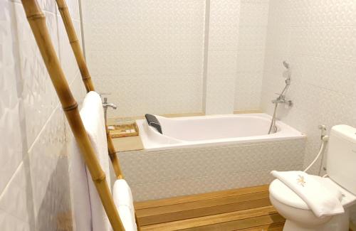 Koupelna v ubytování Mere Sea View Suite Penida