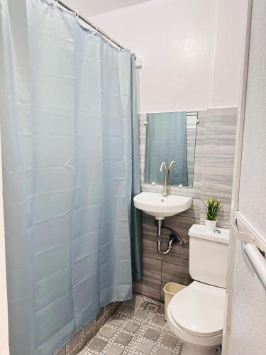 Ένα μπάνιο στο DVM Transient Inn
