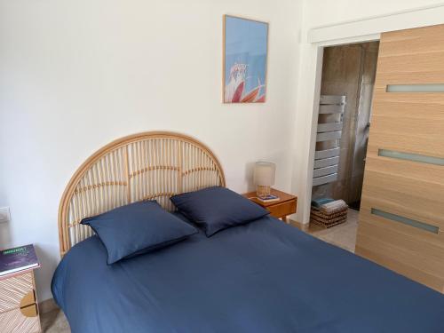Postel nebo postele na pokoji v ubytování Maison Les Chênes d'Hélios en Drôme provençale