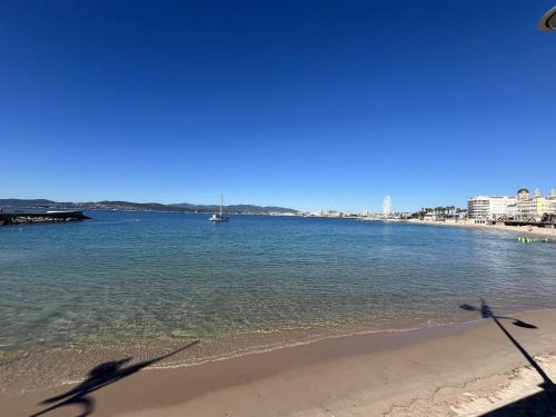 Magnifique T2, proche gare TGV, proche plage de sa