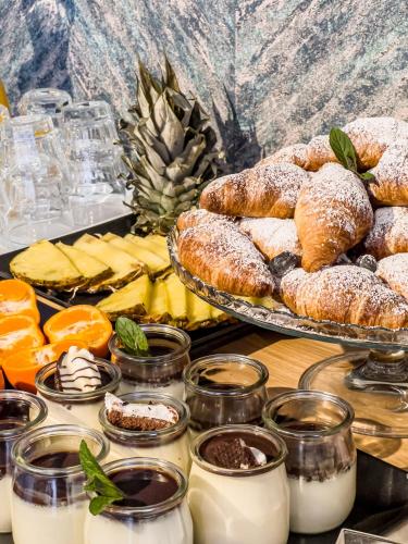 Comida en o cerca de este apartahotel