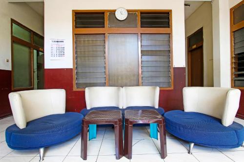 Posezení v ubytování OYO 91354 Hotel Mutiara