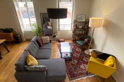 Bright Duplex on the Top Floor!