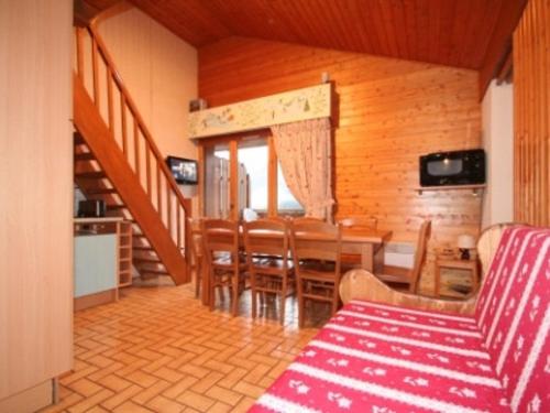 Photo de la galerie de l'établissement Charmant 3 pièces avec balcon et animaux admis à Châtel - FR-1-676-99, à Châtel