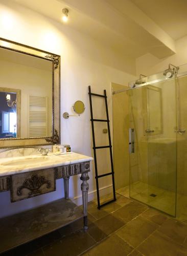 Ένα μπάνιο στο La Locanda Del Carrubo