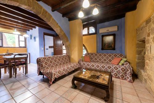 Secret Garden - Old Town - Ground Floor Apt