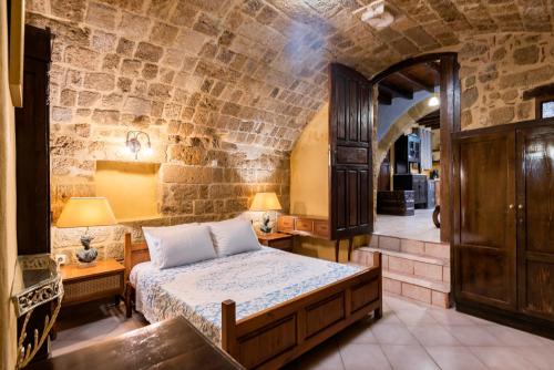 Secret Garden - Old Town - Ground Floor Apt