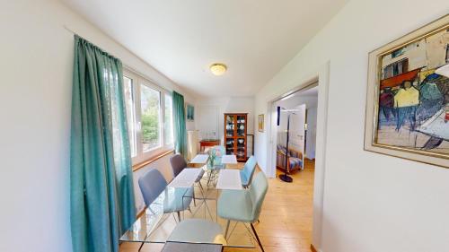 Zona de estar de 4,5 Zimmer Wohnung - Zentral - Solution-Grischun