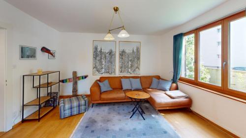 Zona de estar de 4,5 Zimmer Wohnung - Zentral - Solution-Grischun