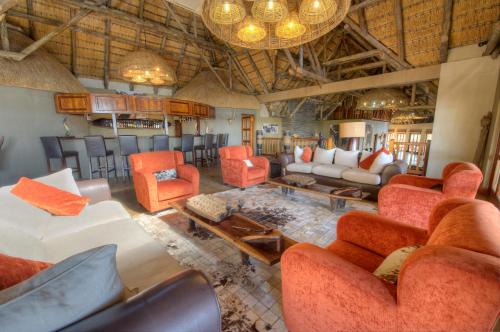 Un lugar para sentarse en Divava Okavango Resort & Spa
